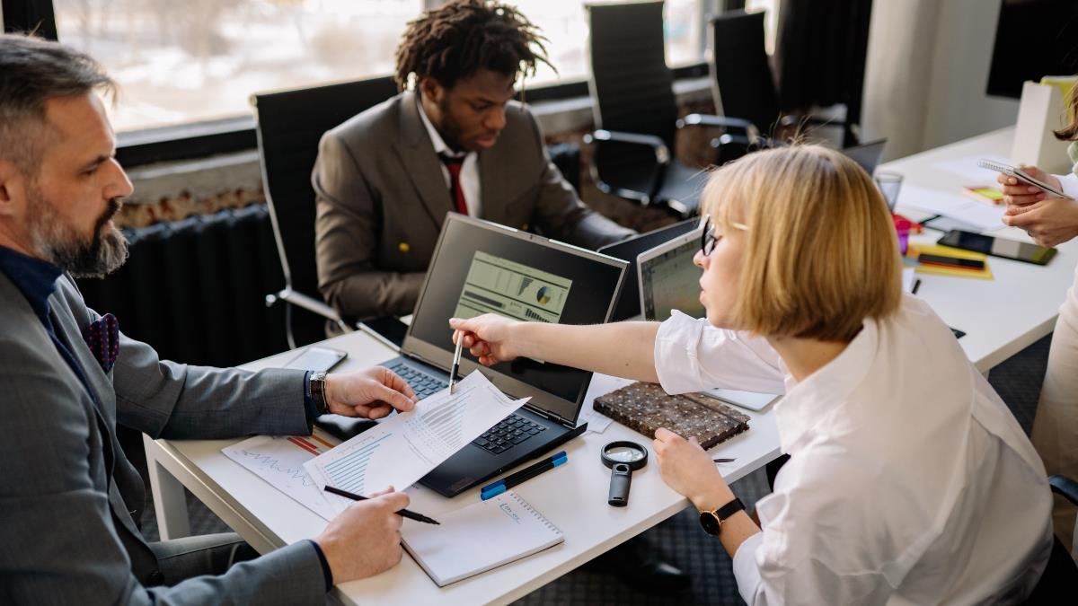 Gestión Empresarial Digital: Transformación y Eficiencia en la Era Tecnológica